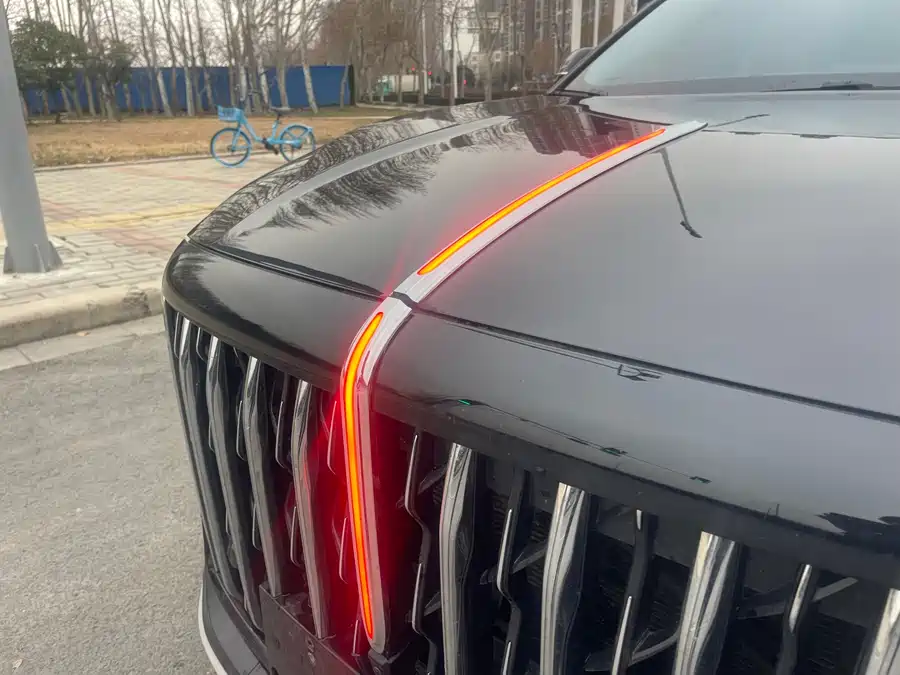 900x675_0_q87_c42_autohomecar__ChxpVWlHu3OAMksyAAeHLsGIR7k414.jpg.webp Used Hongqi HS3 PHEV 2024 115km Jinwei Edition