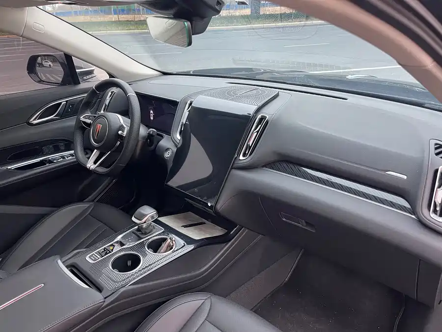 900x675_0_q87_c42_autohomecar__ChxpVWlHu4GAWuGmAAokRjIwILA085.jpg.webp Used Hongqi HS3 PHEV 2024 115km Jinwei Edition