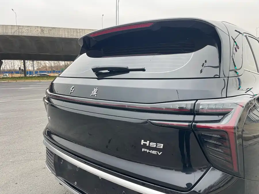 900x675_0_q87_c42_autohomecar__ChxpVWlHu4OAfQuRAAf7hm88KuM469.jpg.webp Used Hongqi HS3 PHEV 2024 115km Jinwei Edition