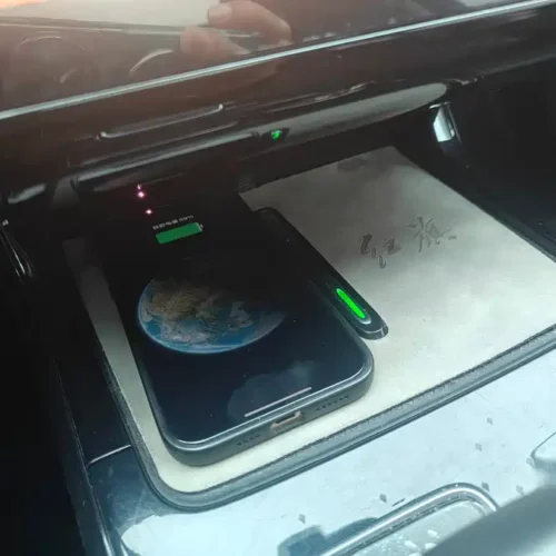 900x675_0_q87_c42_autohomecar__ChxpVWlHu4WAadzLAAYKt5S8KnA066.jpg.webp Used Hongqi HS3 PHEV 2024 115km Jinwei Edition