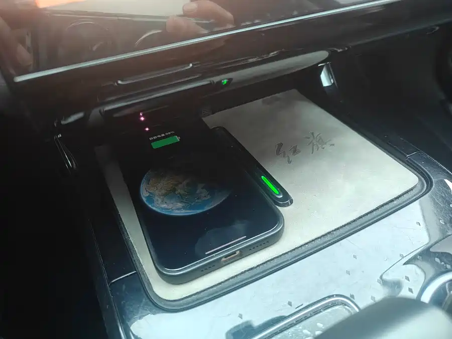 900x675_0_q87_c42_autohomecar__ChxpVWlHu4WAadzLAAYKt5S8KnA066.jpg.webp Used Hongqi HS3 PHEV 2024 115km Jinwei Edition