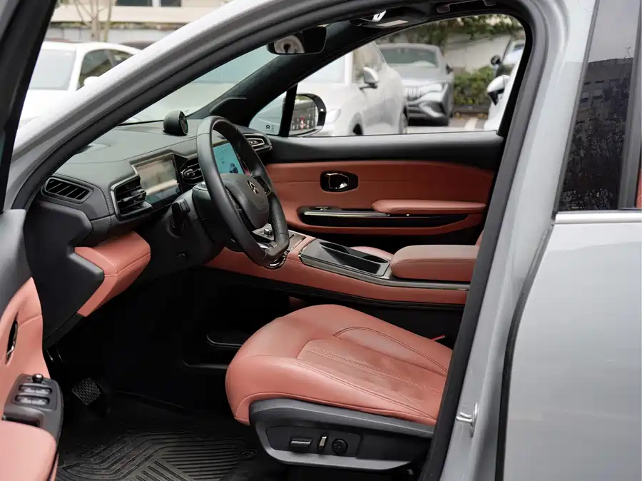 900x675_0_q87_c42_autohomecar__ChxpVWlI9R6AL2dxAAaecUlYnOo562.jpg.webp Used NIO EC6 2020 440KM Performance Edition