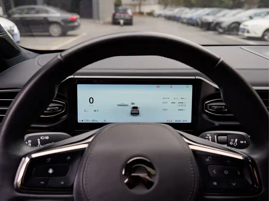 900x675_0_q87_c42_autohomecar__ChxpVWlI9RuACwMzAAVXgdJ96v4587.jpg.webp Used NIO EC6 2020 440KM Performance Edition