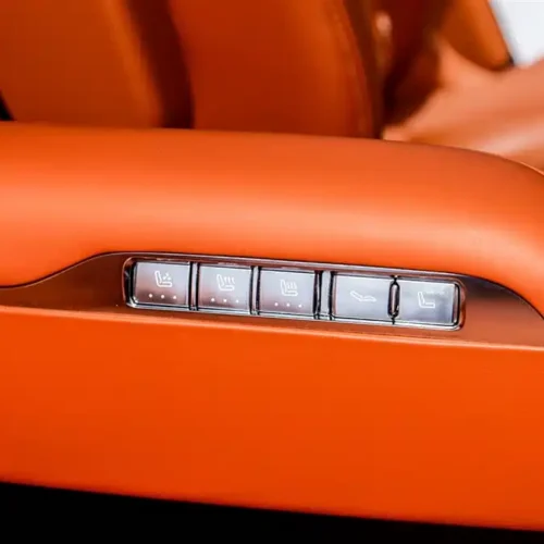 900x675_0_q87_c42_autohomecar__ChxpVWlIuJaAImtwAAEPlPGt-g600.jpg.webp Used AITO M9 2024 extended range Ultra version 52kWh 6-seater version