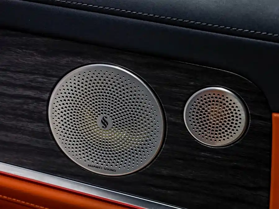 900x675_0_q87_c42_autohomecar__ChxpVWlIuJiAZ8piAAHmzvVCREU513.jpg.webp Used AITO M9 2024 extended range Ultra version 52kWh 6-seater version