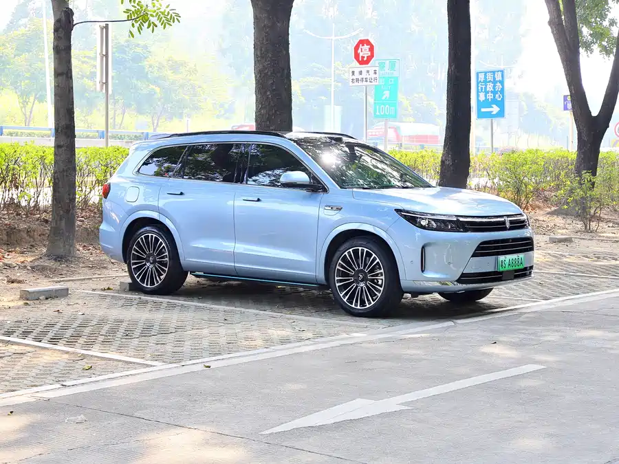 900x675_0_q87_c42_autohomecar__ChxpVWlJCtyAPys2ABD4DqKqxoo359.jpg.webp Used HUAWEI AITO M7 2024 1.5T Intelligent Driving Four-wheel Drive Max Version 6 Seats