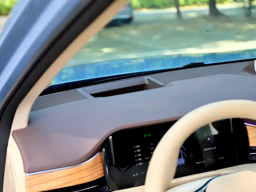 900x675_0_q87_c42_autohomecar__ChxpVWlJCueAcHmHAAb2zFf1bF4696.jpg.webp Used HUAWEI AITO M7 2024 1.5T Intelligent Driving Four-wheel Drive Max Version 6 Seats