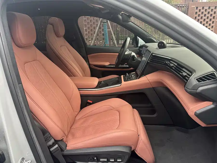 900x675_0_q87_c42_autohomecar__ChxpVWlJF7WAbuyYAAbUtRarfB8291.jpg.webp Used NIO EC6 2020 440KM Signature Edition