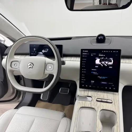 900x675_0_q87_c42_autohomecar__ChxpVWlJGPqAFbQsAAcoADpljJ8726.jpg.webp Used NIO ET7 2024 75kWh Executive Edition