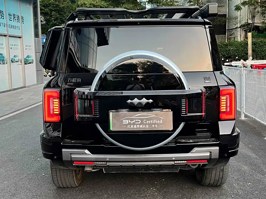 900x675_0_q87_c42_autohomecar__ChxpVWlJH0aAGXswAAsfjllqTr4109.jpg.webp Used BYD Leopard 8 2025 Zhiyong flagship version 7 seats