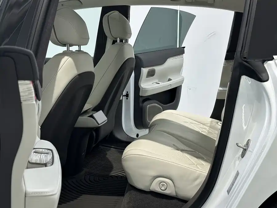 900x675_0_q87_c42_autohomecar__ChxpVWlKS2-APmGmAAbR0xnr9fc570.jpg.webp Used NIO ET7 2022 model 100kWh first edition