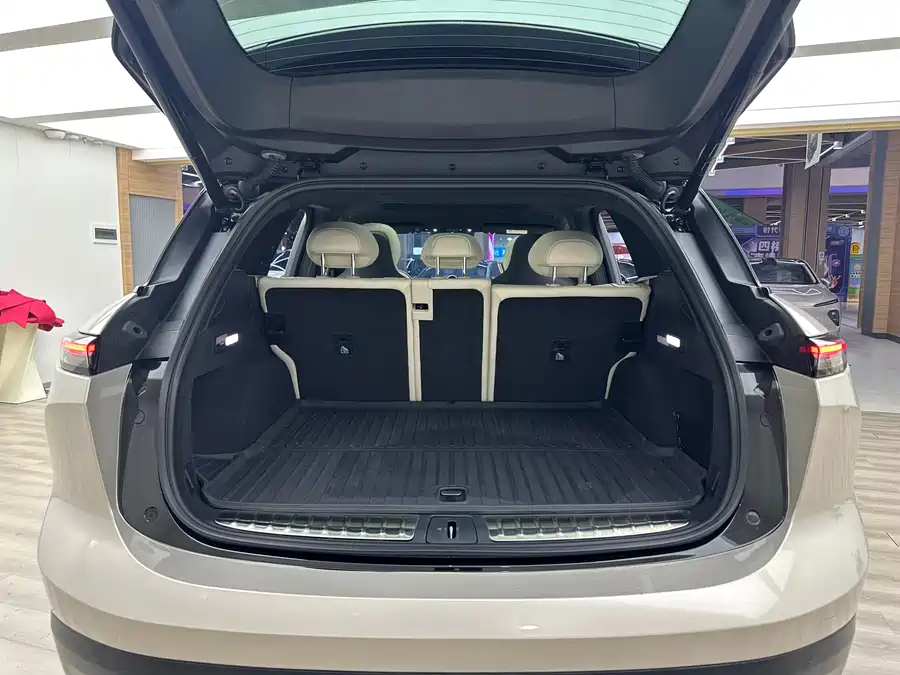 Used NIO ES6 2024 model 75kWh