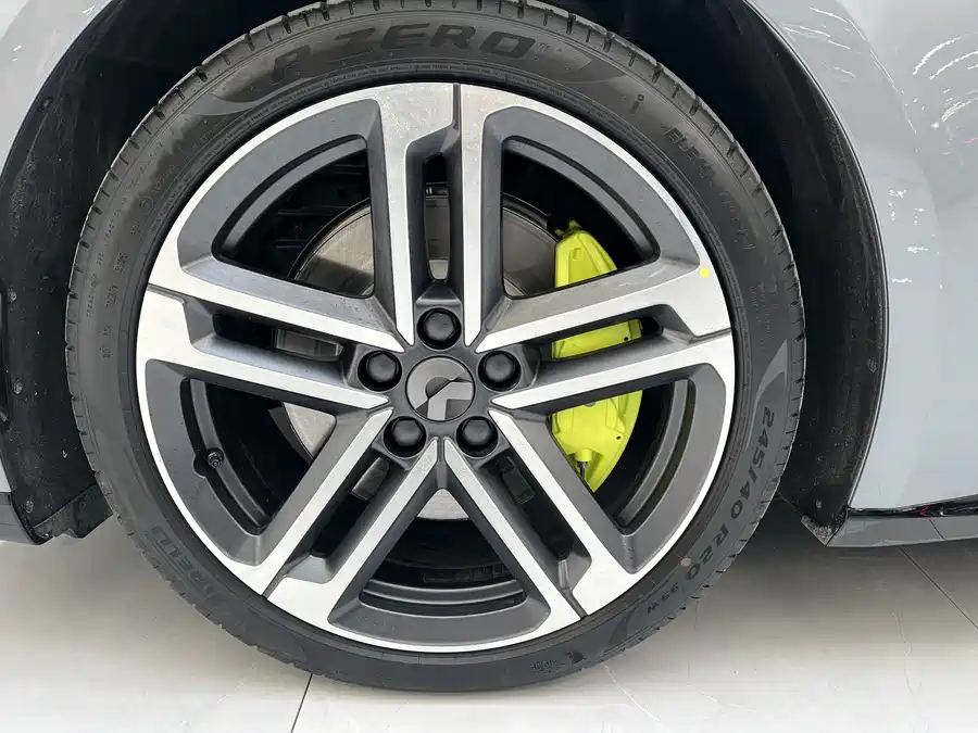 900x675_0_q87_c42_autohomecar__ChxpVWlMrbmAHLwNAAY9orlYqP4467.jpg.webp Used NIO ET5T 2025 Champion Commemorative Edition 75kWh Tourin