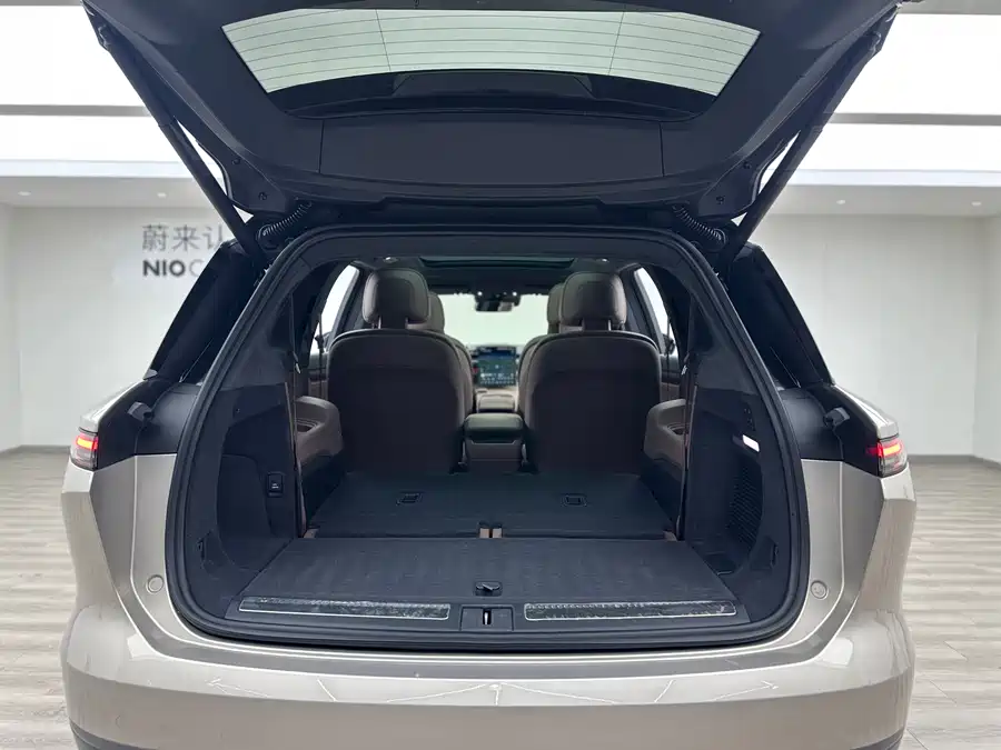 900x675_0_q87_c42_autohomecar__ChxpVWlMutiAR_h2AAbH8GIqrhY333.jpg.webp Used NIO ES8 2023 100kWh Executive Edition