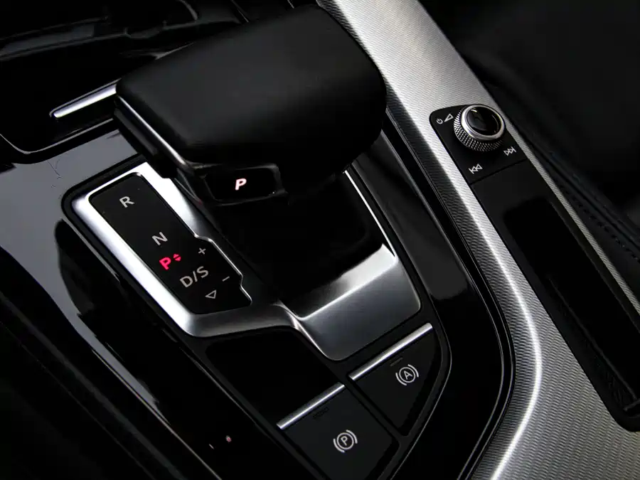 900x675_0_q87_c42_autohomecar__ChxpVWlMykKAE1eVAAVGAZ3O6gc450.jpg.webp Used Audi A5 (Imported) 2023 Sportback 40 TFSI Fashionable and Dynamic