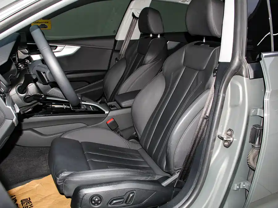 900x675_0_q87_c42_autohomecar__ChxpVWlMykSAPdayAAjaniZpVpg135.jpg.webp Used Audi A5 (Imported) 2023 Sportback 40 TFSI Fashionable and Dynamic