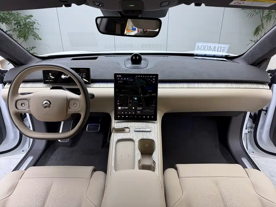 900x675_0_q87_c42_autohomecar__ChxpVWlNBUmAJohqAAgcvZcjhts454.jpg.webp Used NIO ET7 2022 model 75kWh