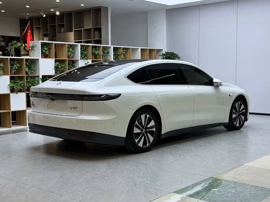 900x675_0_q87_c42_autohomecar__ChxpVWlNBVCAI3BNAAgrbbBf5qY255.jpg.webp Used NIO ET7 2022 model 75kWh