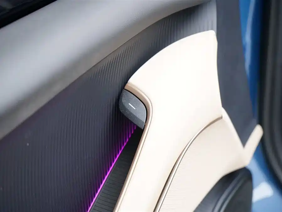 900x675_0_q87_c42_autohomecar__ChxpVWlOPnCAQULoAAD9whhRiAg424.jpg.webp Used NIO ET5T 2023 75kWh Touring