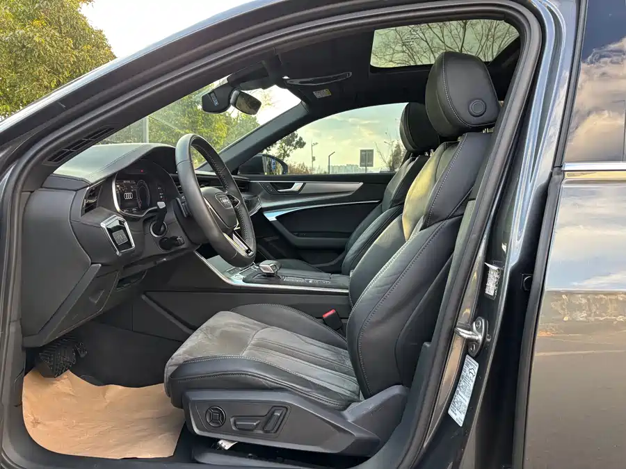 900x675_0_q87_c42_autohomecar__ChxpVWlOV46AAPrQAAmv9hmRqlQ203.jpg.webp Used Audi A6L 2020 45 TFSI quattro exclusive dynamic model