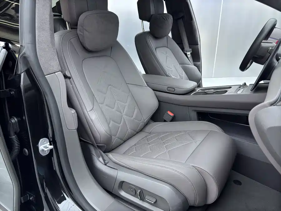 900x675_0_q87_c42_autohomecar__ChxpVmi5VieAVSn6AAU8ylFzp0s727.jpg.webp Used NIO ET7 2024 100kWh Executive Edition