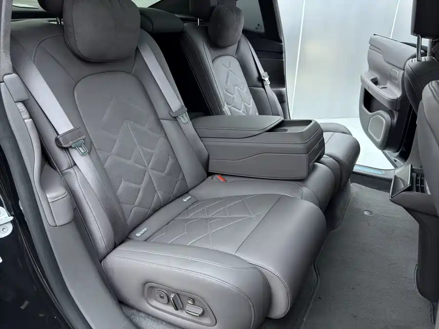 900x675_0_q87_c42_autohomecar__ChxpVmi5ViqAInekAAU9VbpLGVk822.jpg.webp Used NIO ET7 2024 100kWh Executive Edition