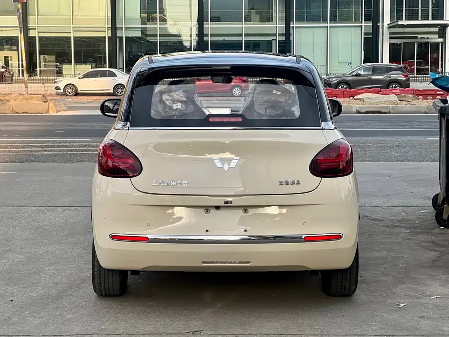 900x675_0_q87_c42_autohomecar__ChxpVmiouHOAJJoIAAtSluIqpg4530.jpg.webp Used Wuling Bingo 2025 model 333km Yuexiang model