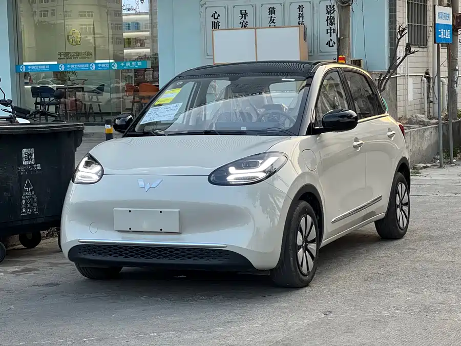 900x675_0_q87_c42_autohomecar__ChxpVmiqc_aAZEDRAAuYmI8II_8968.jpg.webp Used Wuling Bingo 2025 model 333km Yuexiang model