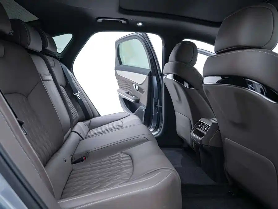 900x675_0_q87_c42_autohomecar__ChxpVmj6AwOAOPX5AAHO1Icn-_I151.jpg.webp Used BYD Han 2023 EV Champion Edition 605KM front-wheel drive premium model