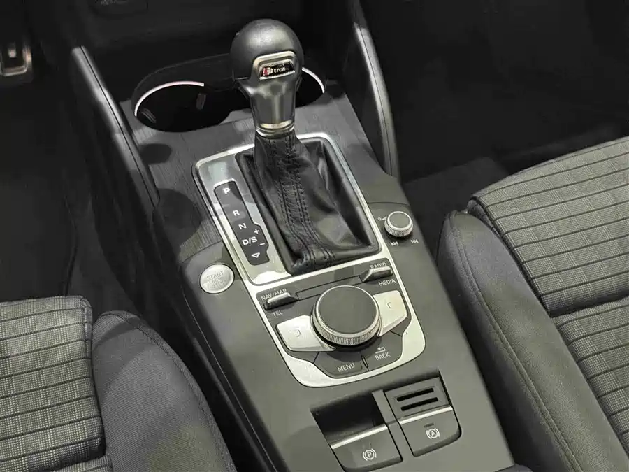 900x675_0_q87_c42_autohomecar__ChxpVmjd7sqAeDJCAAIT4mNS9Nk253.jpg.webp Used Audi A3 2020 Limousine 35 TFSI Sports National V