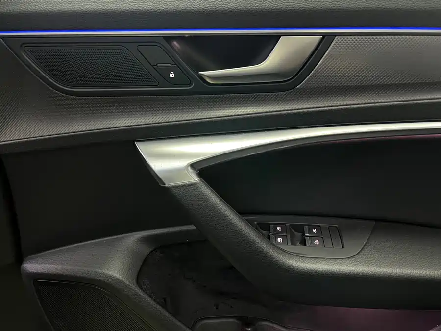 900x675_0_q87_c42_autohomecar__ChxpVmjg9h2AVOmIAAkGp4Q4ekA246.jpg.webp Used Audi A6L 2020 55 TFSI quattro exclusive dynamic model