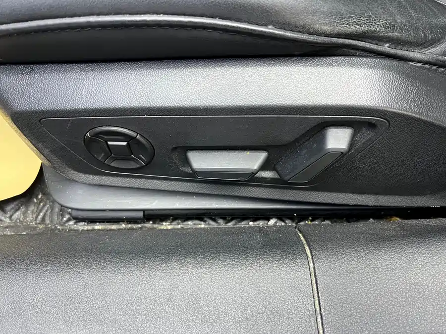 900x675_0_q87_c42_autohomecar__ChxpVmjg9hOACSmeAA9SPBOnDjk796.jpg.webp Used Audi A6L 2020 55 TFSI quattro exclusive dynamic model