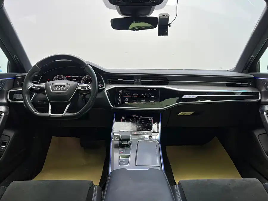 900x675_0_q87_c42_autohomecar__ChxpVmjg9hiAGF70AAcjdVz-sUw052.jpg.webp Used Audi A6L 2020 55 TFSI quattro exclusive dynamic model