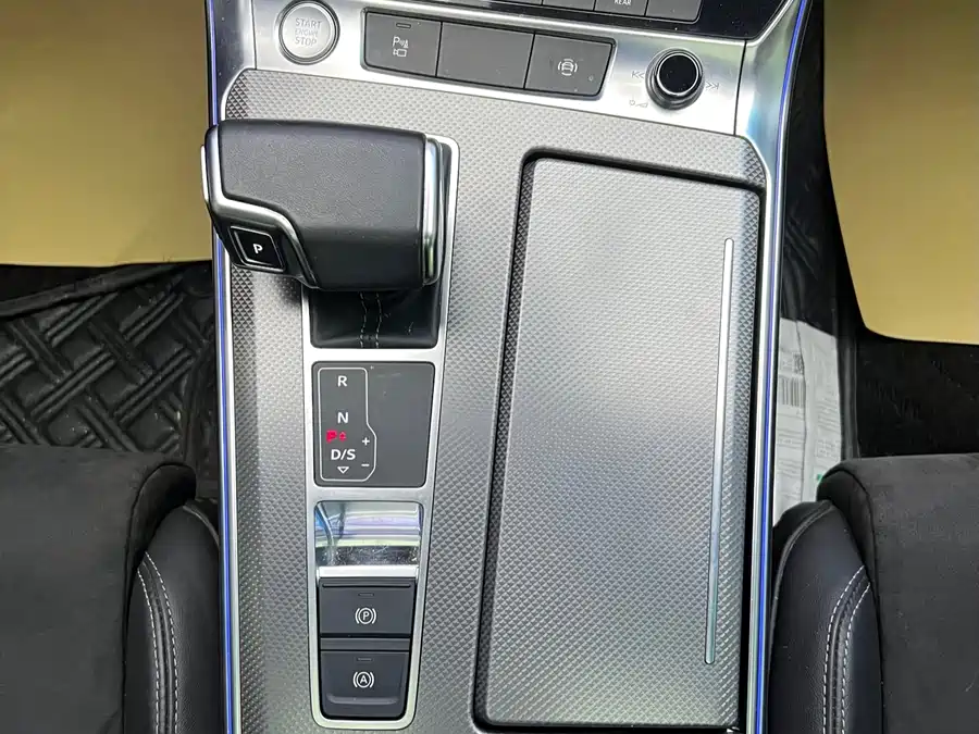 900x675_0_q87_c42_autohomecar__ChxpVmjg9hyAEprjAAtfUPmViUc956.jpg.webp Used Audi A6L 2020 55 TFSI quattro exclusive dynamic model