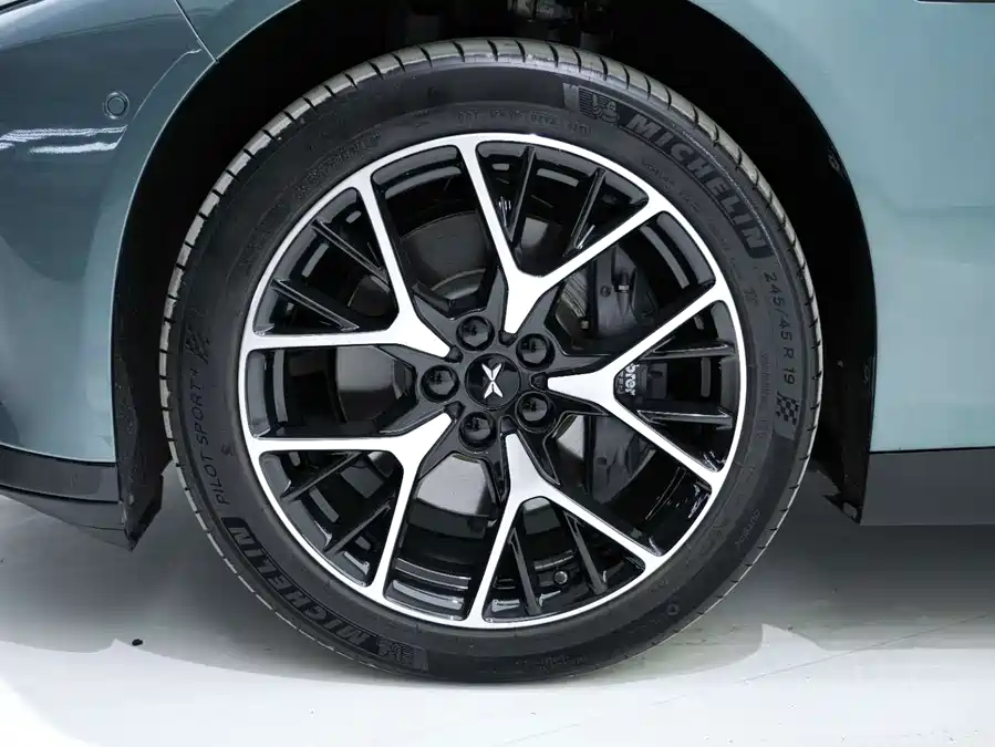 900x675_0_q87_c42_autohomecar__ChxpVmjkfNGAAwg1AAJSRl1PosM905.jpg.webp Used Xpeng P7 2023 P7i 610 Max Performance Edition