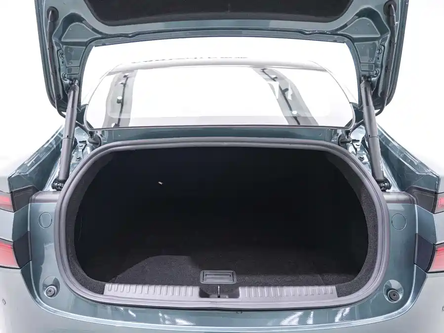 900x675_0_q87_c42_autohomecar__ChxpVmjkfNOAX_KKAAIsg7ubcZ4662.jpg.webp Used Xpeng P7 2023 P7i 610 Max Performance Edition