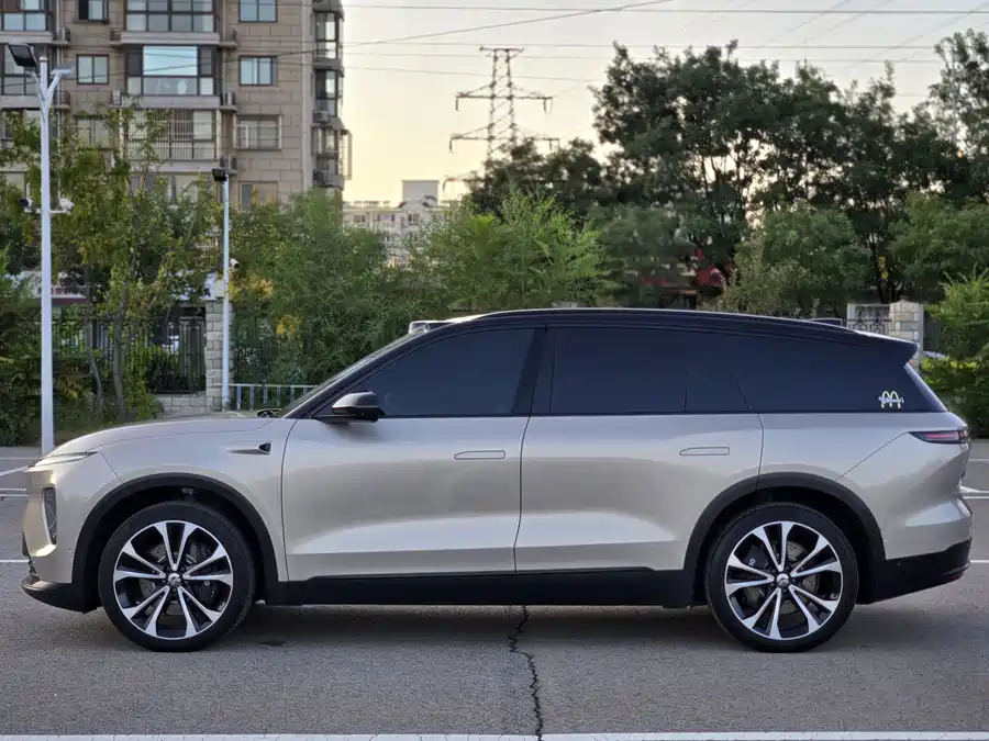 900x675_0_q87_c42_autohomecar__ChxpVmjmRteAI_zzAAYCbRsBfyc832.jpg.webp Used NIO ES8 2024 model 75kWh