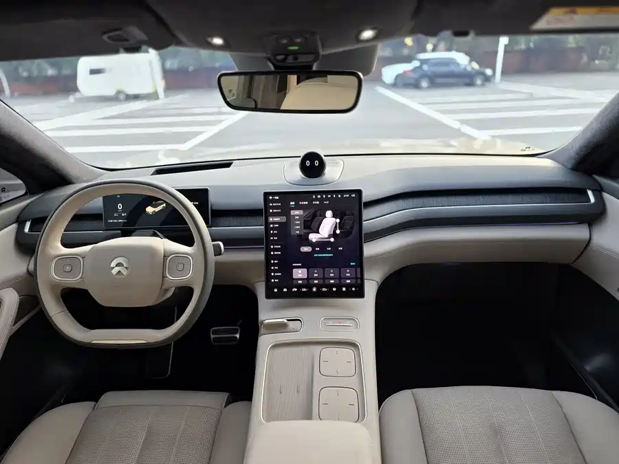 900x675_0_q87_c42_autohomecar__ChxpVmjmRtmAe0hBAASEplimUEM800.jpg.webp Used NIO ES8 2024 model 75kWh