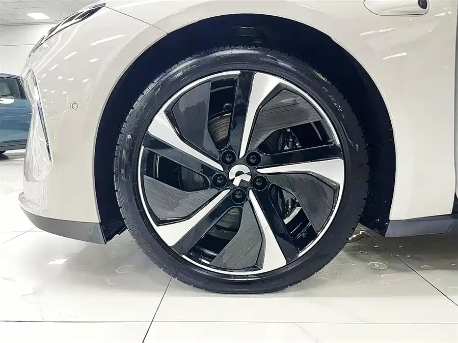 900x675_0_q87_c42_autohomecar__ChxpVmjpwDiAYL3QAAIHqN8S45Y182.jpg.webp Used NIO ET7 2022 model 100kWh first edition