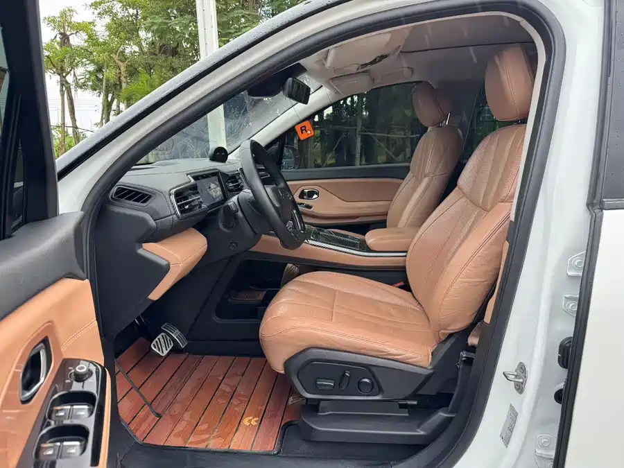 900x675_0_q87_c42_autohomecar__ChxpVmjrWpSAGNN2AAO6sJSItDE660.jpg.webp Used NIO ES8 2018 model 355KM base version six-seater version