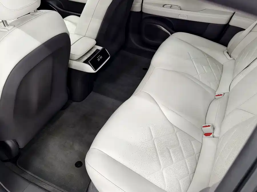 900x675_0_q87_c42_autohomecar__ChxpVmk-RbGAOeF9AAmqRnGoPww766.jpg.webp Used NIO ET7 2022 model 100kWh first edition