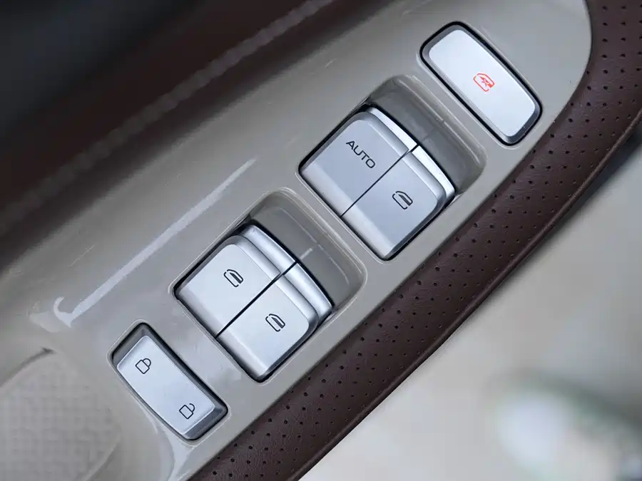 900x675_0_q87_c42_autohomecar__ChxpVmk-ZZSABq3AAAXwyJixPu8798.jpg.webp Used Wuling Bingo 2023 model 333km Yuexiang+ model