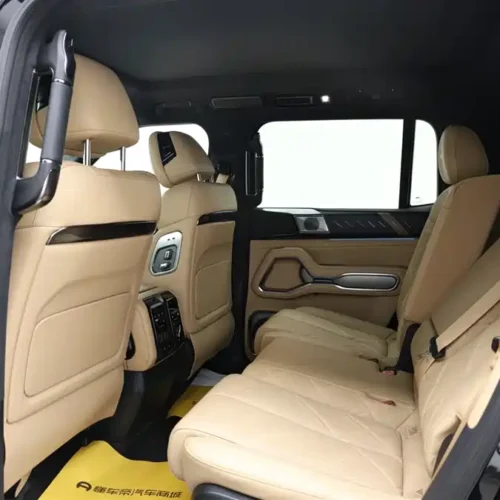 900x675_0_q87_c42_autohomecar__ChxpVmk1O5uAO1OJAAFxPHQQHcs806.jpg.webp Used BYD Leopard 8 2025 Zhiyong flagship version 7 seats