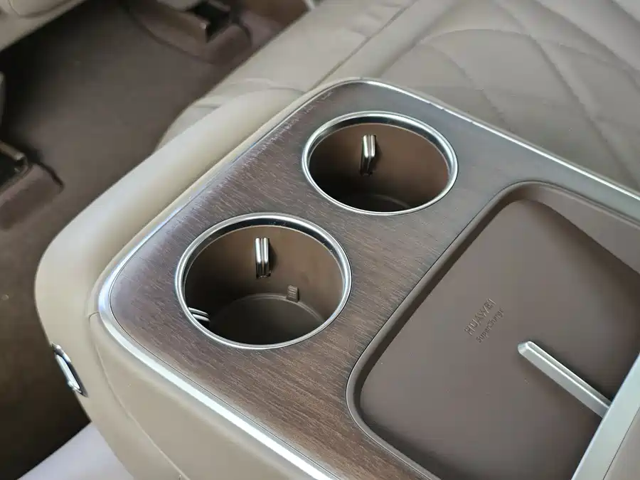 900x675_0_q87_c42_autohomecar__ChxpVmk6Sl-AKubgAARGN0u2PNI155.jpg.webp Used AITO M9 2024 extended range Max version 42kWh 5-seater version