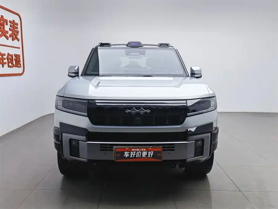 900x675_0_q87_c42_autohomecar__ChxpVmk6XRSAdDdIAAEm2kuynu4404.jpg.webp Used BYD Leopard 8 2025 Zhiyong flagship version 7 seats