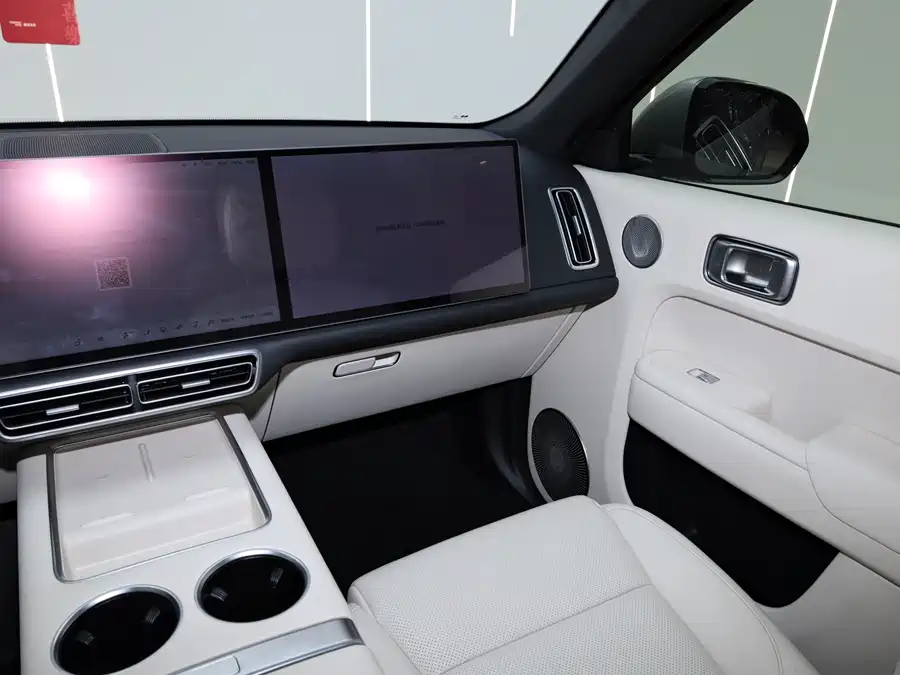 900x675_0_q87_c42_autohomecar__ChxpVmk7iB-AWs5EAAauox10FV0962.jpg.webp Used Li Auto L8 2023 Pro