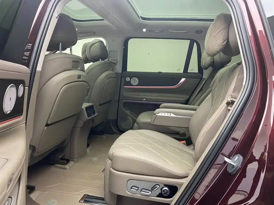 Used AITO M9 2025 extended range Ultra version 52kWh 6-seater version