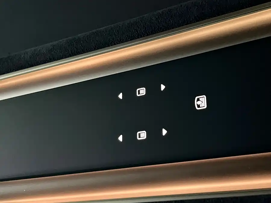 900x675_0_q87_c42_autohomecar__ChxpVmk82SaABfjxAAcHaxX3CYg802.jpg.webp Used NIO ET9 2025 model 102kWh