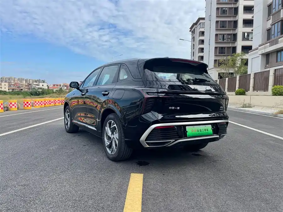 900x675_0_q87_c42_autohomecar__ChxpVmkAJ2eASd1HAAK8_UtVTns134.jpg.webp Used Hongqi HS3 PHEV 2024 115km Jinwei Edition