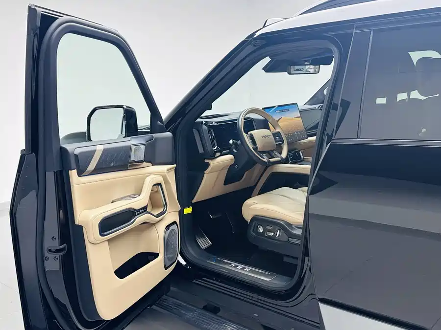 900x675_0_q87_c42_autohomecar__ChxpVmkOqcaAZ5BIAARq30b7VZQ004.jpg.webp Used BYD Leopard 8 2025 Zhiyong flagship version 7 seats